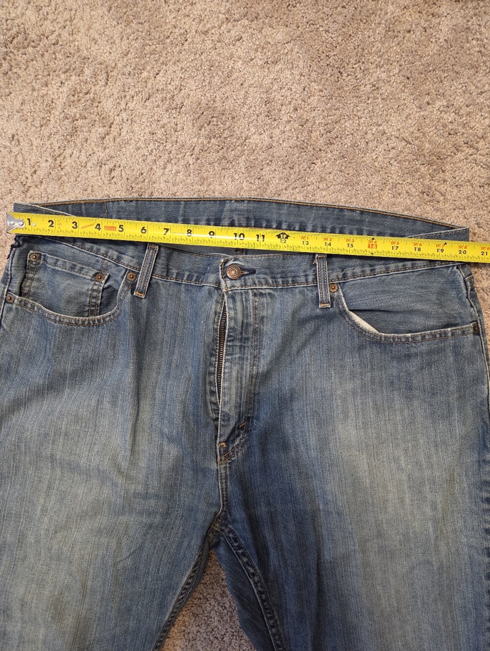 Men's Levi's Loose Fit Light Wash Denim Jeans - Picture 3 of 8